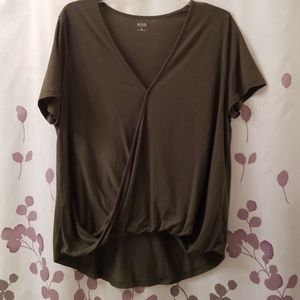 Short sleeve knit swoop top